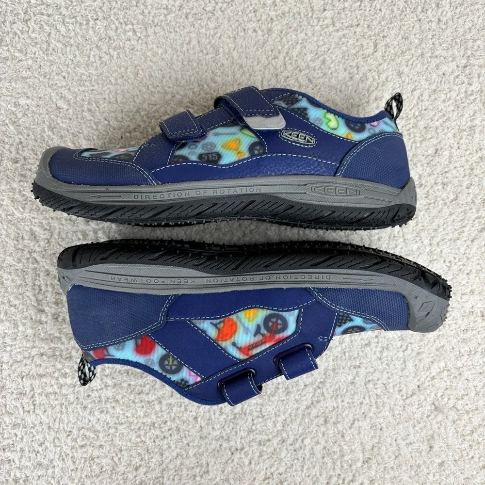 Keen Shoes Boys 6 Blue Speed Hound‎ Non Marking Treaded Hook Loop Bicycle Sports